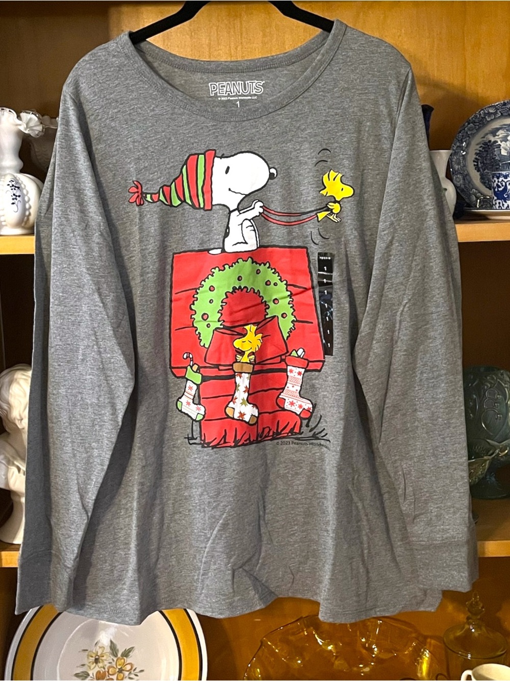 Torrid Peanuts Christmas Classic Fit Cotton Long Sleeve Tee Size 1
